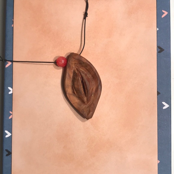 Hand carved Wooden Necklace - Picture 1 of 3